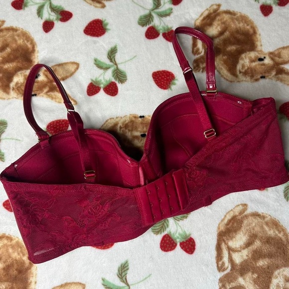 Victoria's Secret Red Faux Leather Balconet Bra Size 36C/34D - Picture 6 of 7
